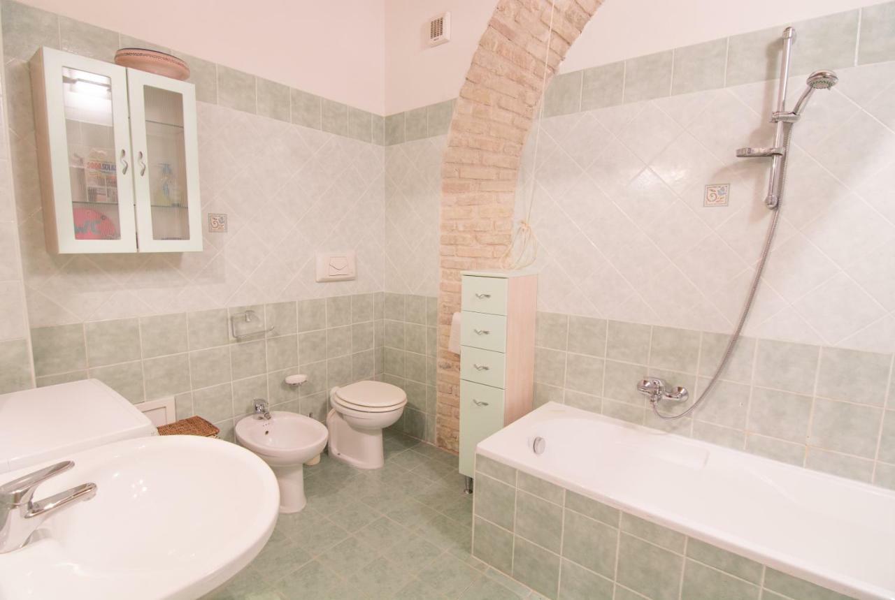 Modern Apartment In Historic Building Cagliari Exterior photo